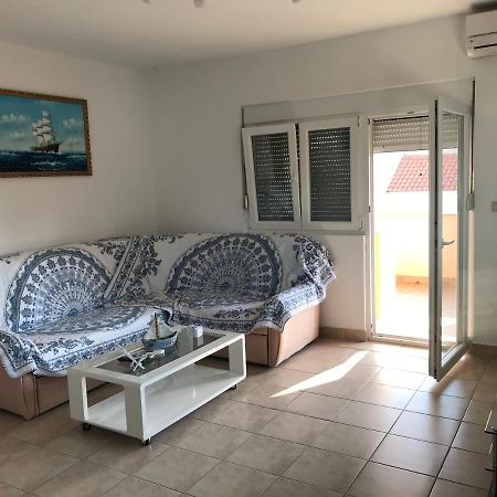 Apartmani Livk Debeljak Eksteriør billede