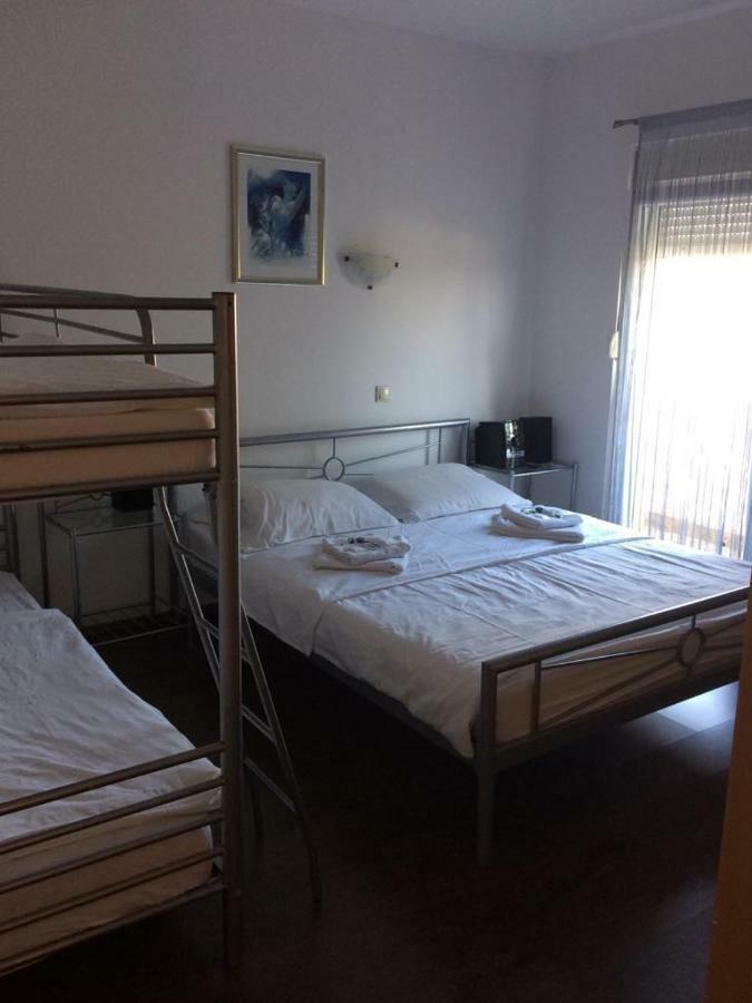 Apartmani Livk Debeljak Eksteriør billede