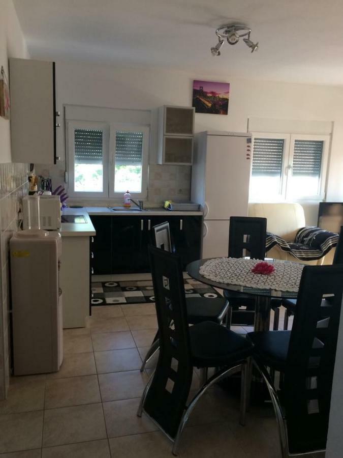 Apartmani Livk Debeljak Eksteriør billede