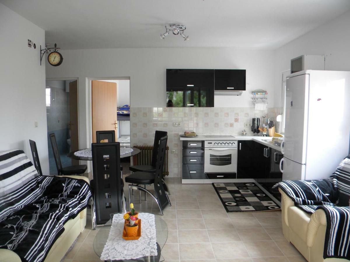 Apartmani Livk Debeljak Eksteriør billede