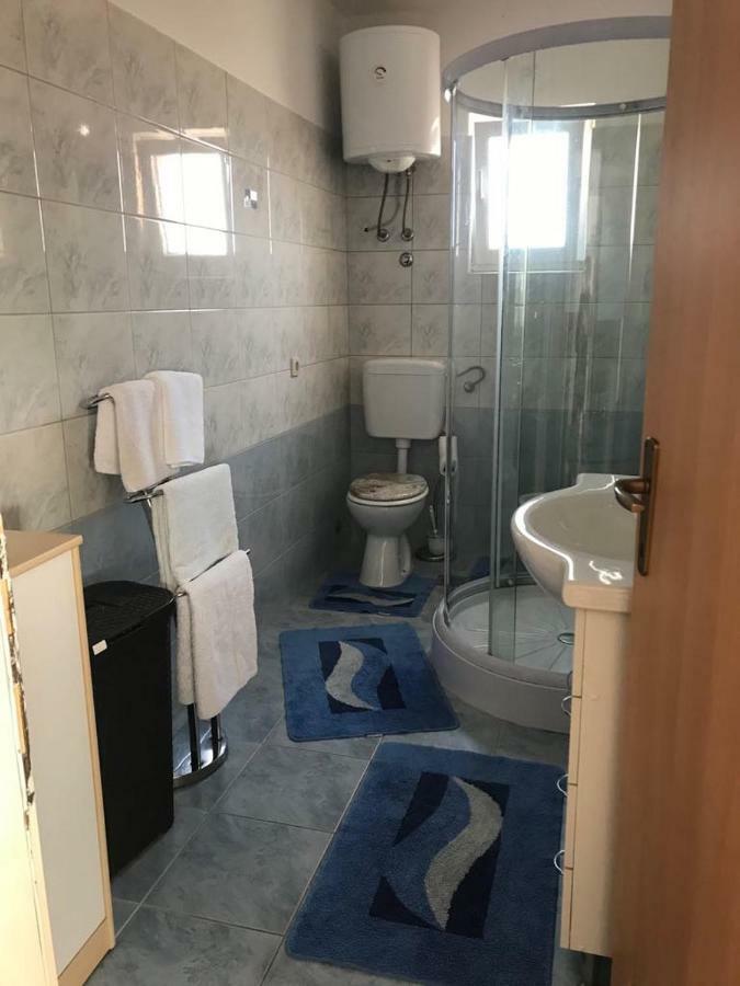 Apartmani Livk Debeljak Eksteriør billede